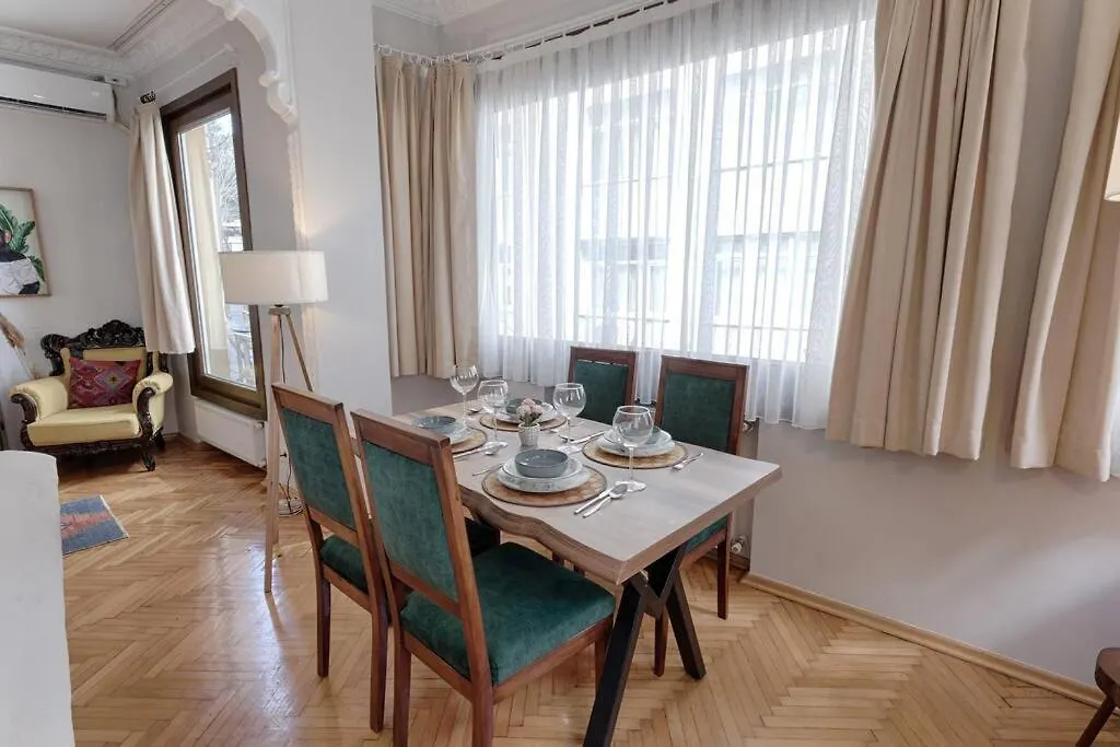 Gumussuyu Apartments By Azad Homes Istanbul